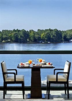 Taboo Muskoka Hotel 3*