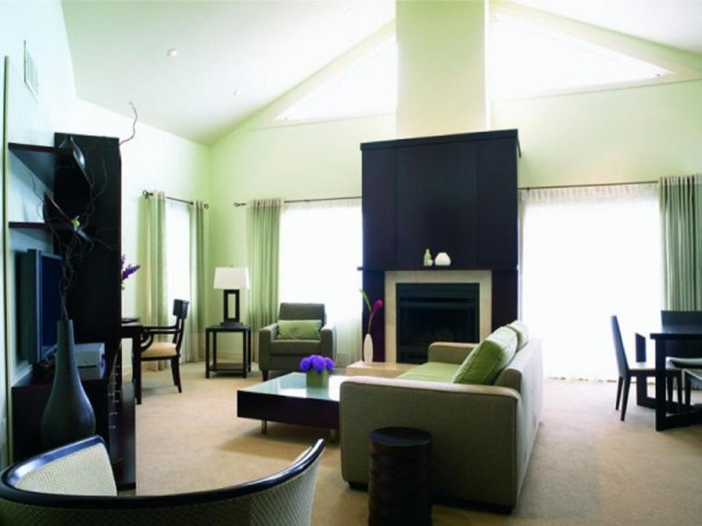 Hotel Taboo Muskoka